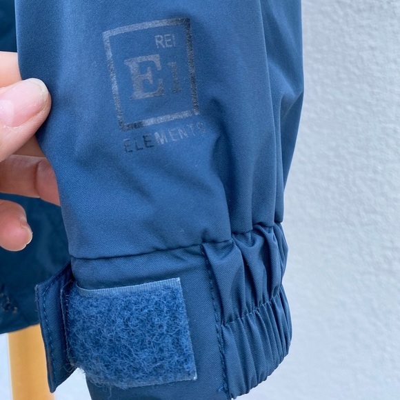 REI - Women’s warm Jacket - Picture 8 of 10